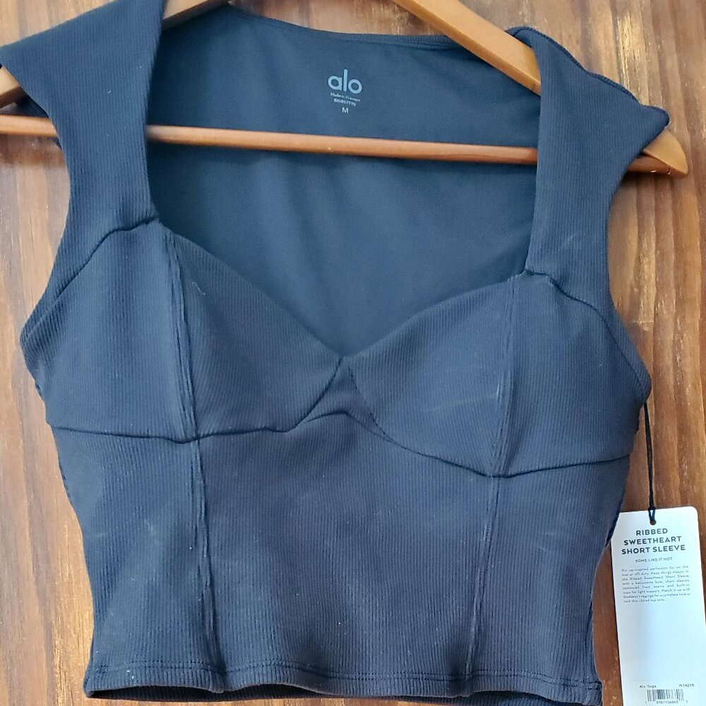 NWT Alo Ribbed Sweetheart Short Sleeve Top "Some Like it Hot"  Size M Black
